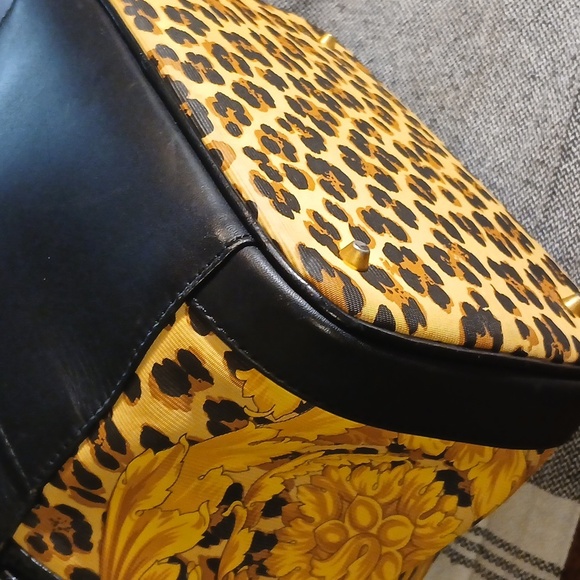 Authentic Gianni Versace Flower Leopard Vanity Hand Bag PVC Leathet - Picture 10 of 16